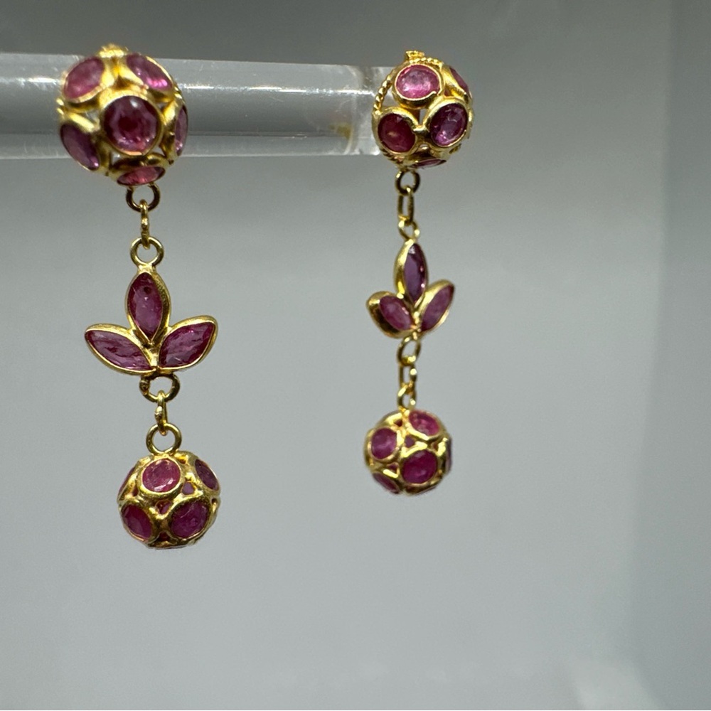 Gorgeous 18k Solid Yellow Gold Ruby Filigree Dang… - image 2